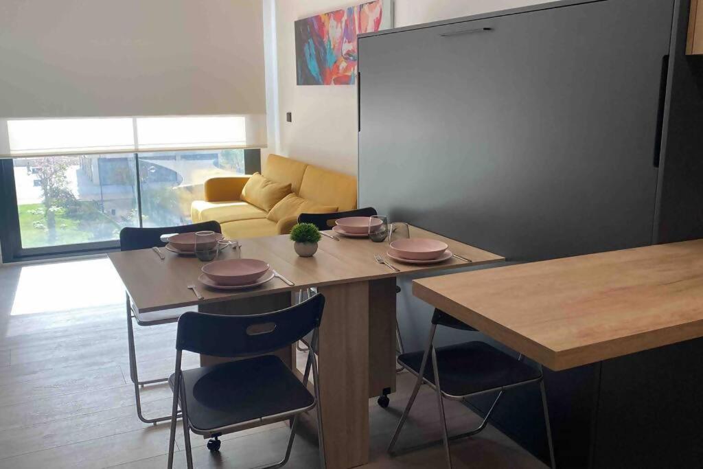 Moderno Estudio A Estrenar